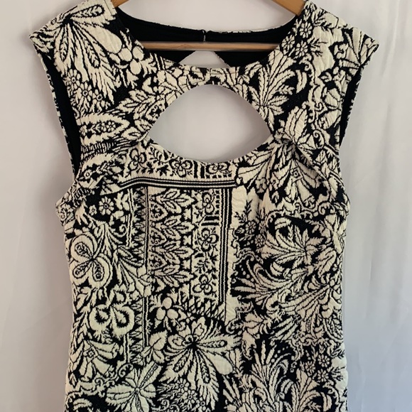 Anthropologie Black & White Jacquard Cut-Out Midi Dress Keyhole Fitted M cute - Picture 6 of 14